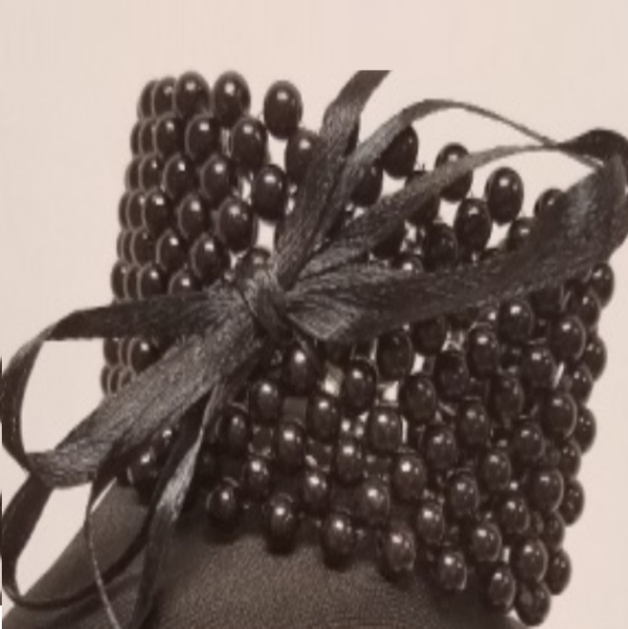 BLACK PEARL WRISTLET