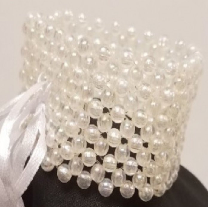 IRIDESCENT PEARL WRISTLET